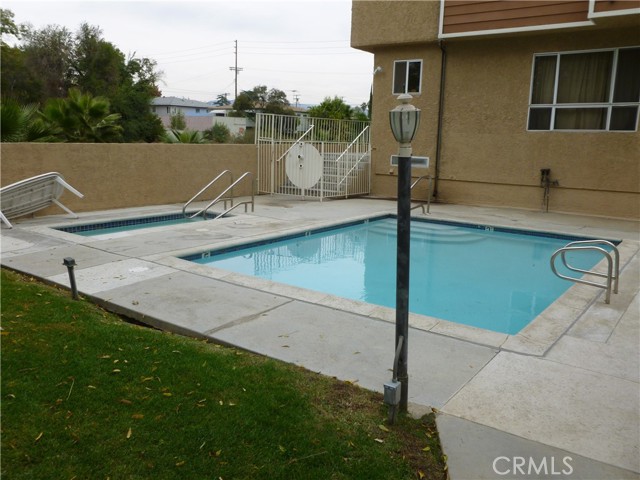 Detail Gallery Image 33 of 35 For 7319 Hazeltine Ave #19,  Van Nuys,  CA 91405 - 3 Beds | 2/1 Baths