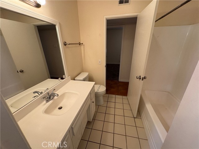 Detail Gallery Image 21 of 32 For 39643 Country Club Dr, Palmdale,  CA 93551 - 3 Beds | 2 Baths