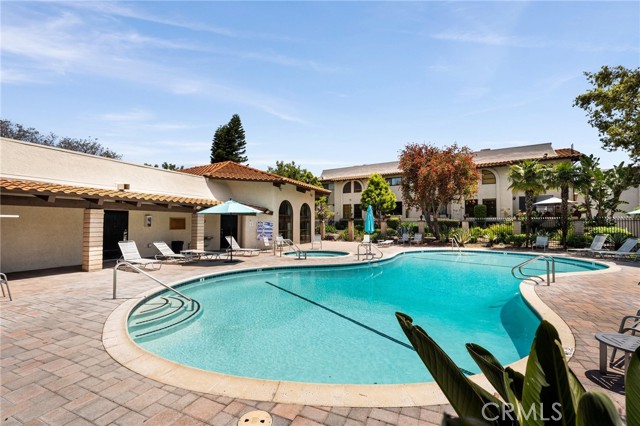 400 S Flower Street, Orange CA: https://media.crmls.org/medias/020b74a1-4710-40ab-add8-6c5c247df4c4.jpg