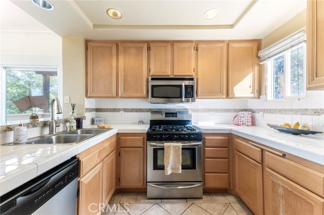 Detail Gallery Image 23 of 64 For 5220 #228 Premiere Hills Cir #228,  Woodland Hills,  CA 91364 - 2 Beds | 2/1 Baths
