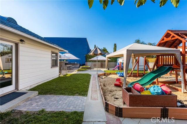 273 N Cleveland Street, Orange CA: https://media.crmls.org/medias/020cdadc-e98d-47eb-beb4-5d75d23d43fc.jpg