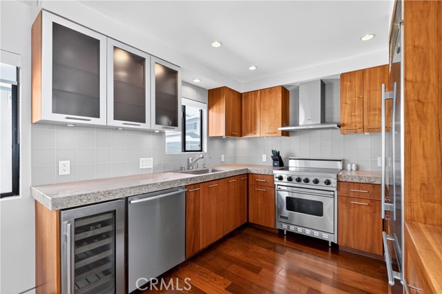 102 Blue Lagoon, Laguna Beach CA: https://media.crmls.org/medias/020d95e3-9599-4391-90a4-13ea95c1962b.jpg
