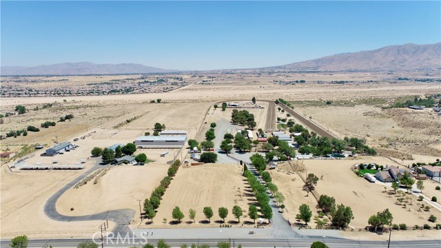 9983 Choiceana Avenue, Hesperia CA: https://media.crmls.org/medias/020e069b-249f-4ff6-9684-a7c6430efbe8.jpg
