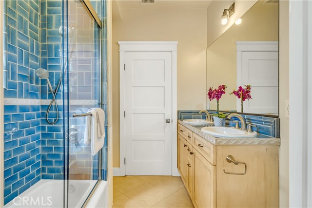 810 Juanita Avenue, Redondo Beach, California 90277, 5 Bedrooms Bedrooms, ,3 BathroomsBathrooms,Residential,Sold,Juanita,TR22080306