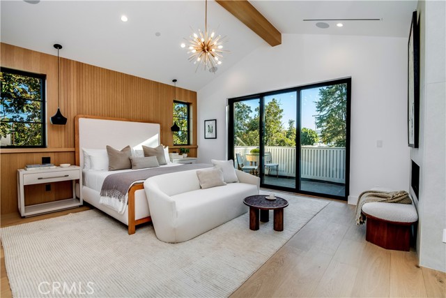 Detail Gallery Image 17 of 39 For 13602 Morrison St, Sherman Oaks,  CA 91423 - 6 Beds | 6/1 Baths