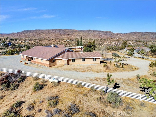 Detail Gallery Image 1 of 75 For 5040 Brisbane Ave, Yucca Valley,  CA 92284 - 3 Beds | 2 Baths