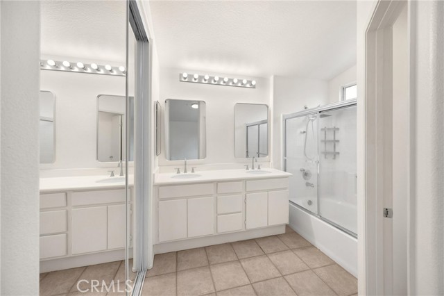 1443 Sutherland Drive, Riverside CA: https://media.crmls.org/medias/02103766-4edd-4e1b-a40d-a405f0e8b28b.jpg