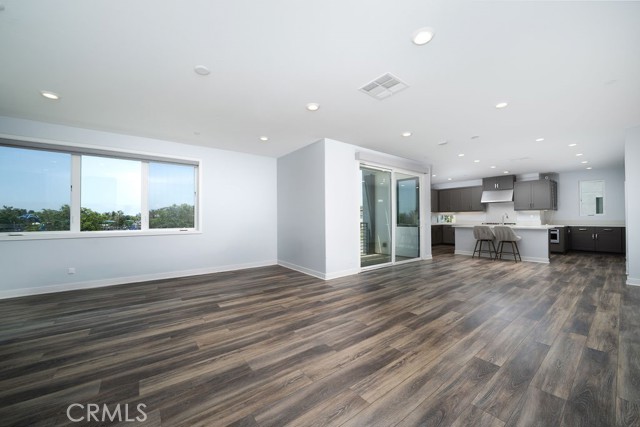 Detail Gallery Image 22 of 37 For 430 Transport, Tustin,  CA 92782 - 4 Beds | 3/1 Baths