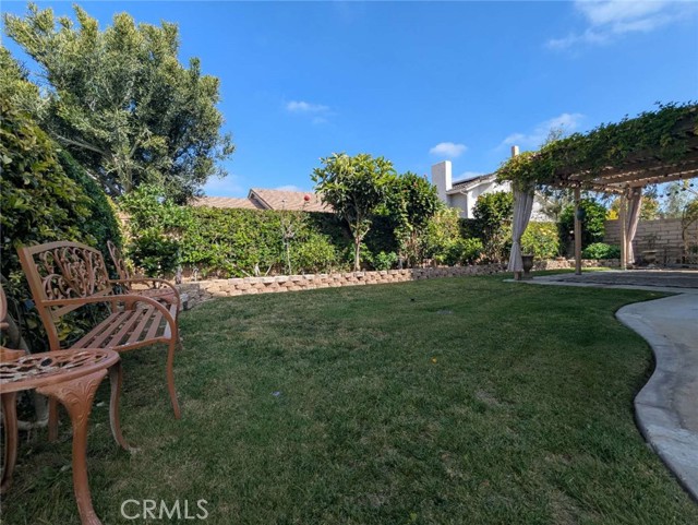 4 Henry, Irvine CA: https://media.crmls.org/medias/0210fd07-beb3-4efd-ac3d-b7d077679198.jpg
