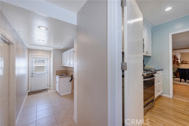 Image 41 of 63 For 1519 Victoria