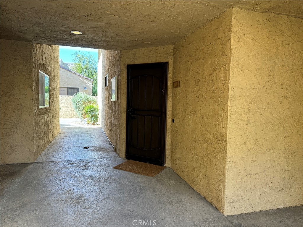 https://media.crmls.org/medias/0213a389-8278-4d0a-835b-3e267c241e56.jpg?preset=X-Large
