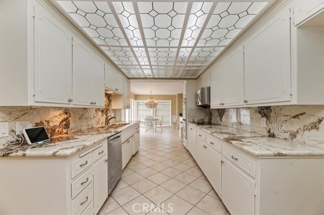 412 S Old Ranch, Arcadia CA: https://media.crmls.org/medias/02147b87-df53-4ca8-8835-3d500600f14b.jpg