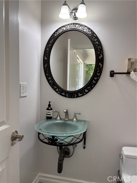 1631 Leycross Drive, La Canada Flintridge CA: https://media.crmls.org/medias/021486cc-76eb-454e-b0d6-018537e56ef9.jpg