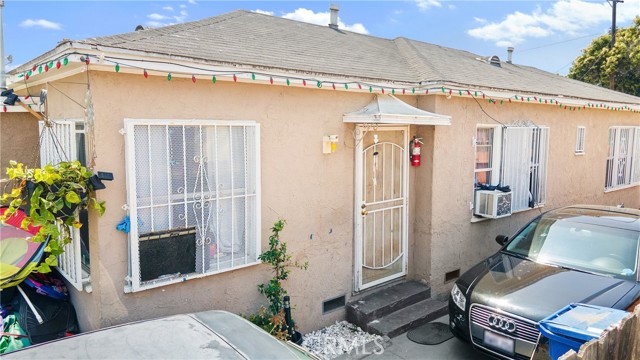 2227 E 112th Street, Los Angeles CA: https://media.crmls.org/medias/02149297-05d0-439c-8158-de66ed1a9261.jpg