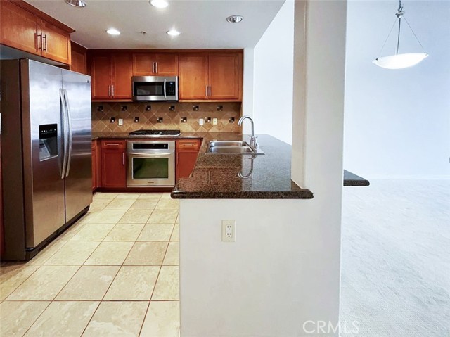 931 E Walnut Street, Pasadena CA: https://media.crmls.org/medias/02159141-88ad-481c-9c64-3c5b4471264b.jpg