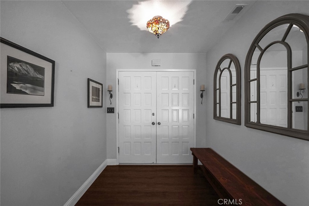 https://media.crmls.org/medias/0215f87a-c09b-4f91-9529-647251c52bb4.jpg?preset=X-Large