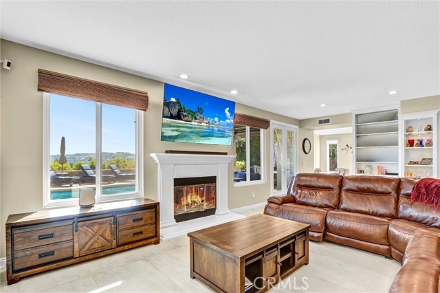 Detail Gallery Image 12 of 49 For 7315 Rutherford Hill, West Hills,  CA 91307 - 6 Beds | 4/1 Baths