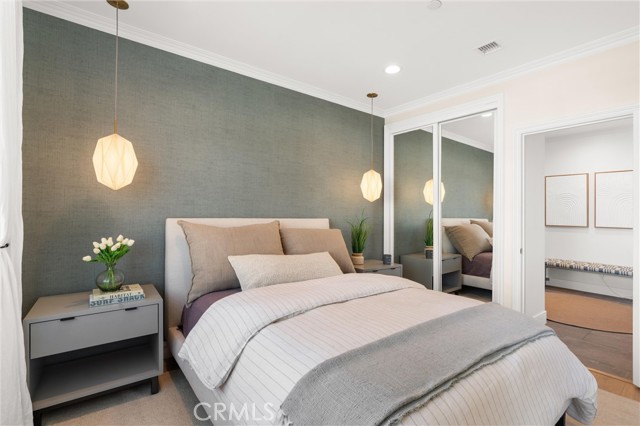 302 Carnation Avenue, Corona del Mar CA: https://media.crmls.org/medias/02175dc9-80c2-4c0f-b25b-46f285c24a3e.jpg