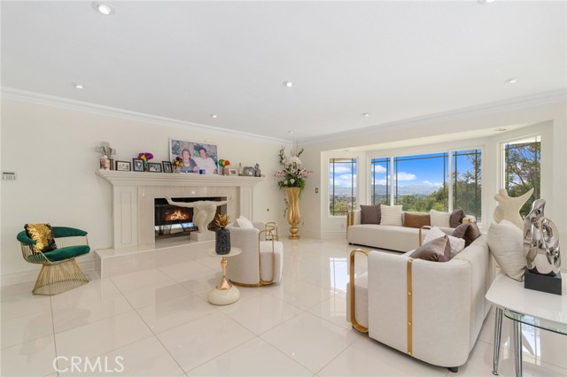 Detail Gallery Image 8 of 49 For 4303 N Golden, San Bernardino,  CA 92404 - 5 Beds | 3/1 Baths