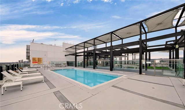 3810 Wilshire Boulevard, Los Angeles CA: https://media.crmls.org/medias/0218ed13-6568-46ff-ae8b-c8fbb6da82ac.jpg