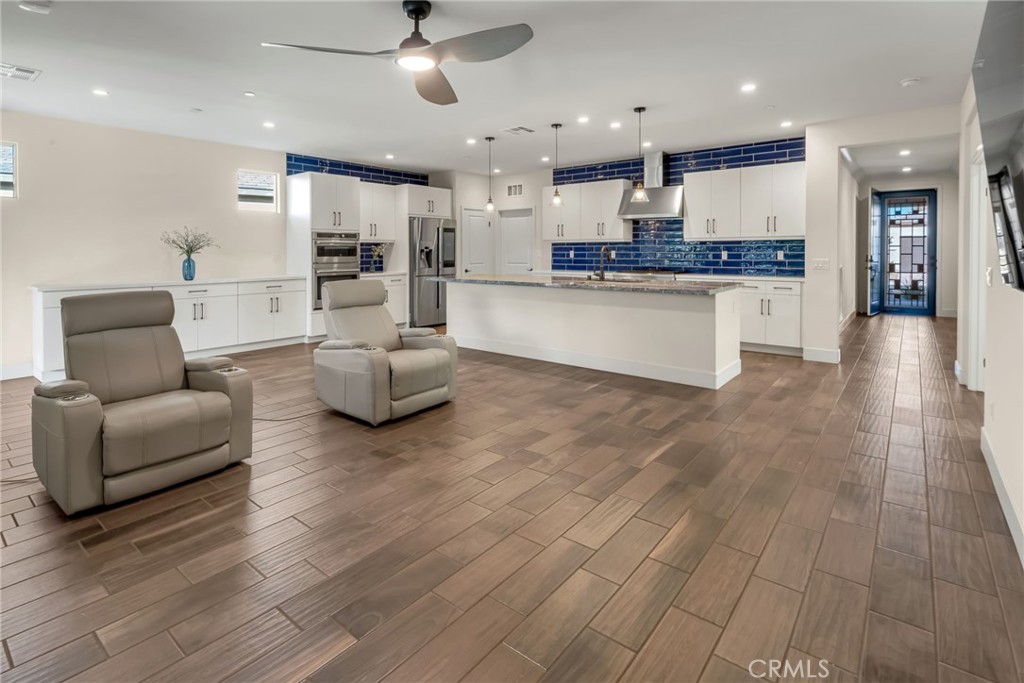 MLS #DW25252670 image #16