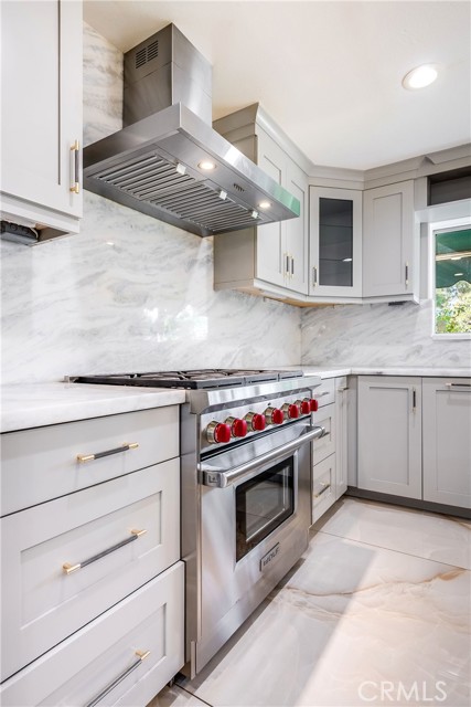 Detail Gallery Image 3 of 36 For 19314 Yolie, Tarzana,  CA 91356 - 4 Beds | 4 Baths