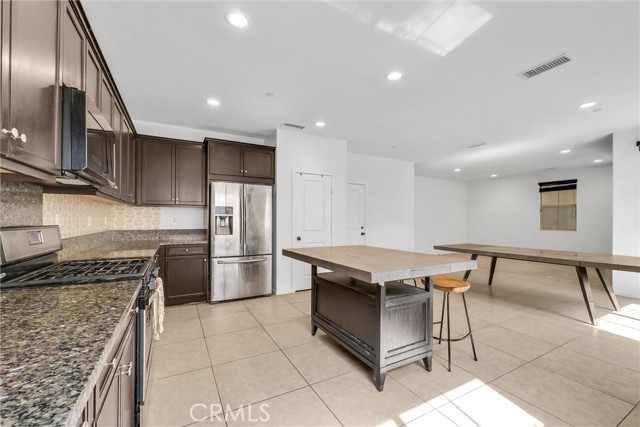 Detail Gallery Image 12 of 30 For 3849 S Oakville Ave, Ontario,  CA 91761 - 3 Beds | 2/1 Baths