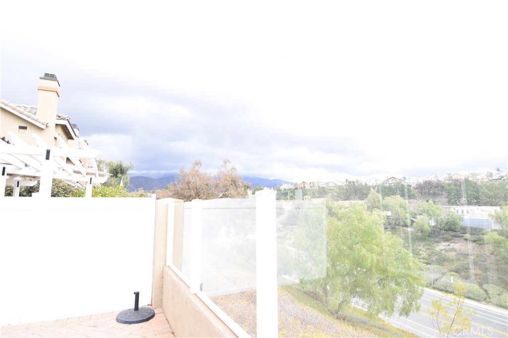https://media.crmls.org/medias/021b3b28-3b25-48a1-8453-e631534d1e43.jpg?preset=X-Large