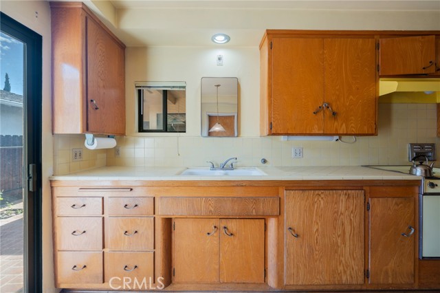 Detail Gallery Image 16 of 47 For 522 Avenue F, Redondo Beach,  CA 90277 - 5 Beds | 3 Baths