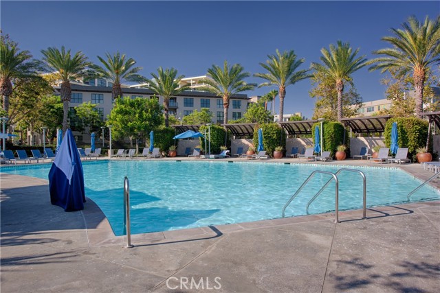 53 Gramercy, Irvine CA: https://media.crmls.org/medias/021bf11b-b42a-4dec-87ae-79fcc8702bc4.jpg