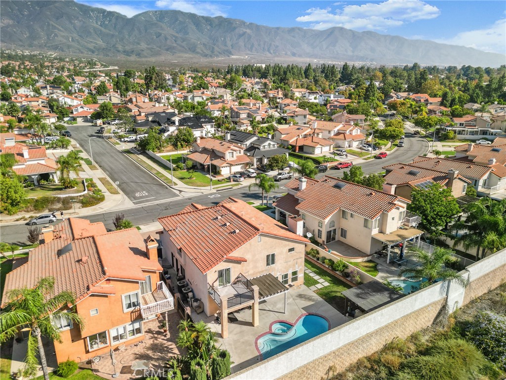 https://media.crmls.org/medias/021c2db2-3f30-4756-acc5-664182b13bba.jpg?preset=X-Large