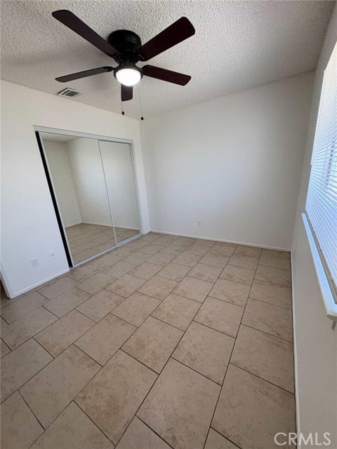 Detail Gallery Image 6 of 12 For 16140 Tawney Ridge Ln #C,  Victorville,  CA 92394 - 2 Beds | 2 Baths