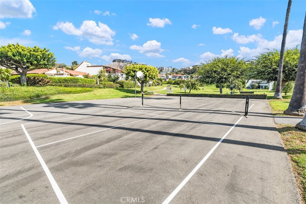 https://media.crmls.org/medias/021e1251-ef4d-4cea-980d-3106c7ec480b.jpg?preset=X-Large