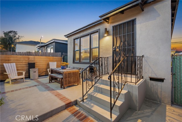 Detail Gallery Image 1 of 24 For 8781 Cattaraugus Ave, Los Angeles,  CA 90034 - 3 Beds | 2 Baths