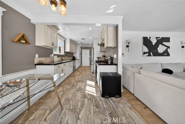 Detail Gallery Image 29 of 61 For 14942 Bryant, Panorama City,  CA 91402 - 3 Beds | 2 Baths