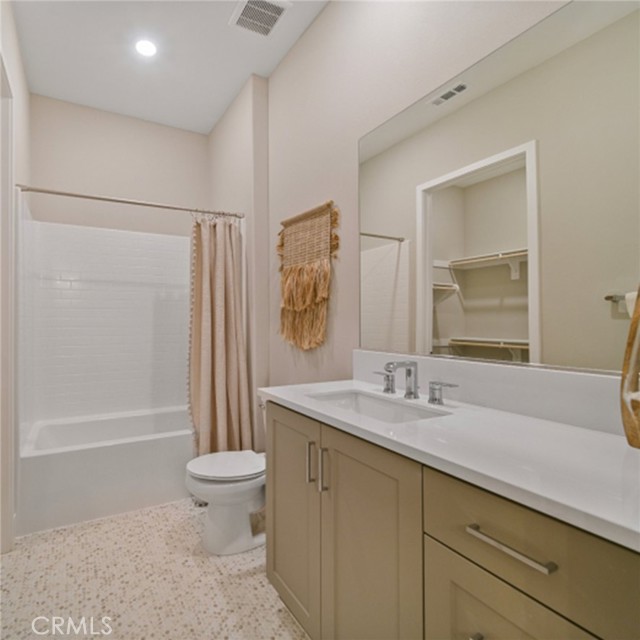 29452 Via Diamante, Valencia CA: https://media.crmls.org/medias/021ecc65-a8cb-4345-9e4d-640fc2ab3830.jpg