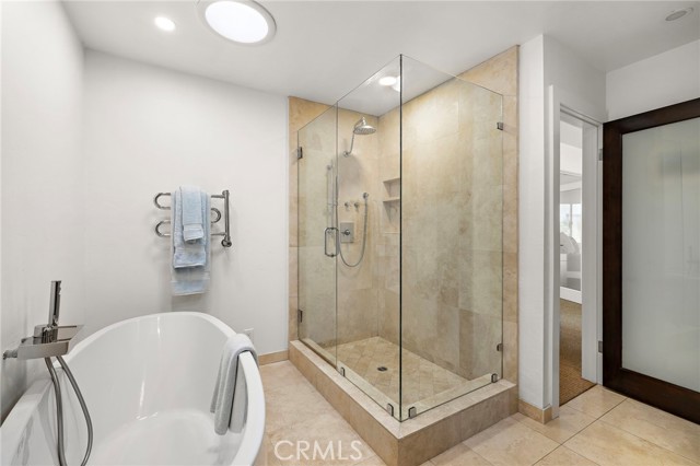 21702 Ocean Vista Drive, Laguna Beach CA: https://media.crmls.org/medias/021f8a42-651b-4520-b90f-e68f72f269ee.jpg