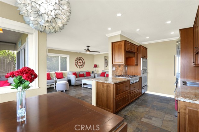 21692 Ocean Vista Drive, Laguna Beach CA: https://media.crmls.org/medias/02205939-1726-4a56-81c2-bd34b498c0ab.jpg