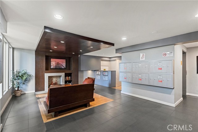 125 Allen, Pasadena CA: https://media.crmls.org/medias/022079ac-0f6e-4f88-bd52-b967cb1fe010.jpg