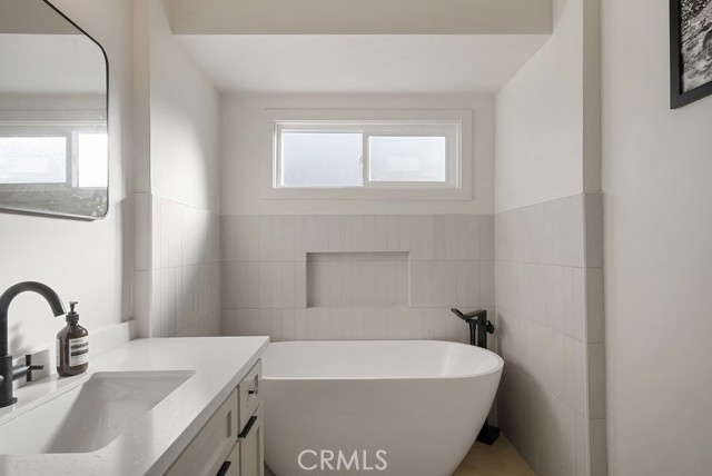 Detail Gallery Image 11 of 37 For 11623 S Dehn, Inglewood,  CA 90303 - 3 Beds | 2 Baths