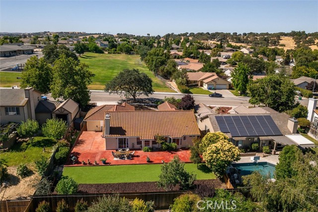 215 Meadowlark Road, Paso Robles CA: https://media.crmls.org/medias/0221e69f-290e-4484-bd20-ef76c20043a5.jpg