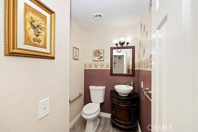 Detail Gallery Image 14 of 54 For 2447 Grove Ave, Corona,  CA 92882 - 5 Beds | 3/1 Baths