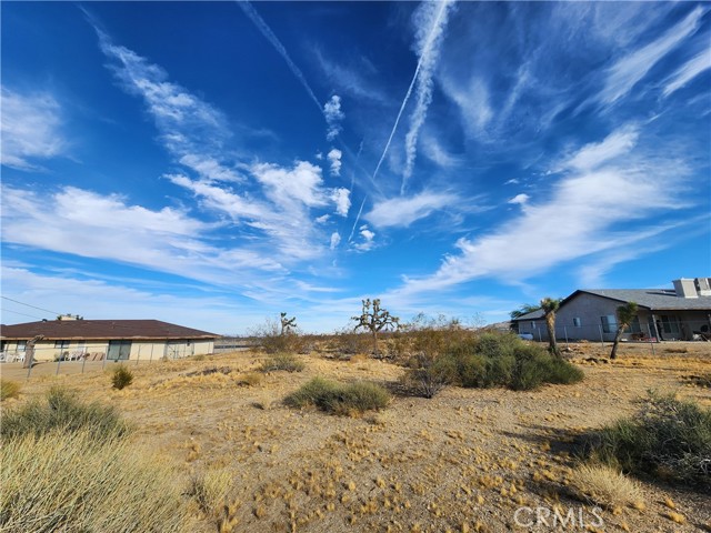 Detail Gallery Image 4 of 18 For 7022 Avalon Ave, Yucca Valley,  CA 92284 - – Beds | – Baths