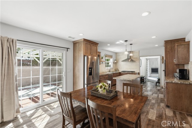 Detail Gallery Image 11 of 58 For 5640 E Parkcrest, Long Beach,  CA 90808 - 3 Beds | 3 Baths