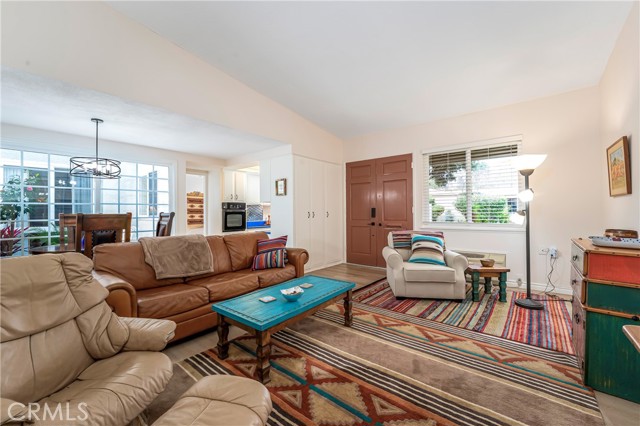 Detail Gallery Image 6 of 25 For 89 Calle Aragon #B,  Laguna Woods,  CA 92637 - 2 Beds | 2 Baths