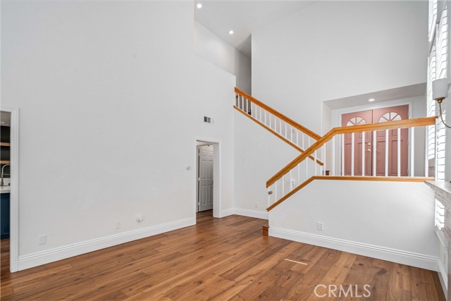 Detail Gallery Image 12 of 53 For 24526 Windsor Dr a,  Valencia,  CA 91355 - 3 Beds | 2/1 Baths