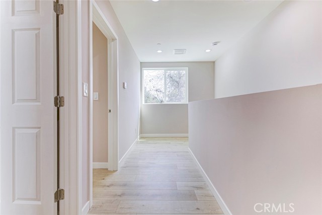 Detail Gallery Image 15 of 25 For 15557 Wyandotte St, Van Nuys,  CA 91406 - 3 Beds | 2 Baths