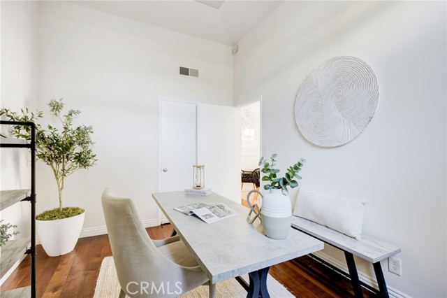 Detail Gallery Image 11 of 36 For 1304 Berkeley St #3,  Santa Monica,  CA 90404 - 4 Beds | 2 Baths