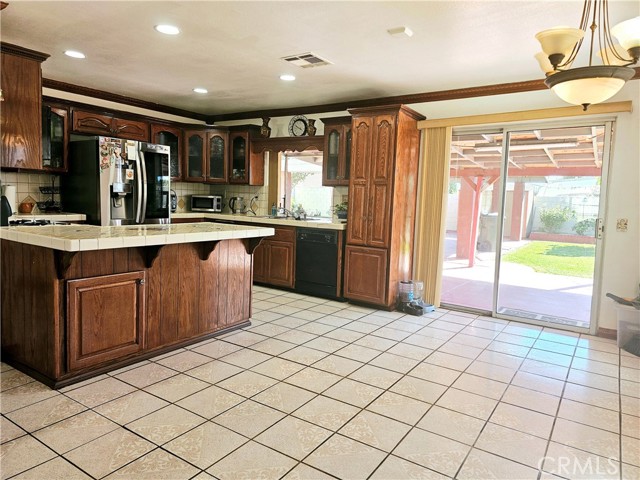 Detail Gallery Image 7 of 21 For 14955 Manzanita Dr, Fontana,  CA 92335 - 3 Beds | 2 Baths