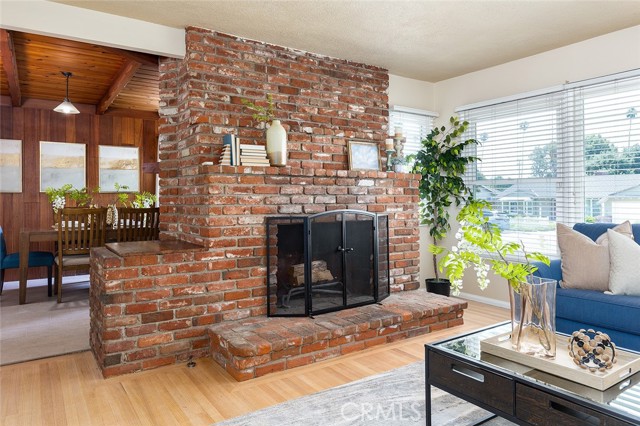 Detail Gallery Image 8 of 26 For 951 E Dalton Ave, Glendora,  CA 91741 - 3 Beds | 2 Baths